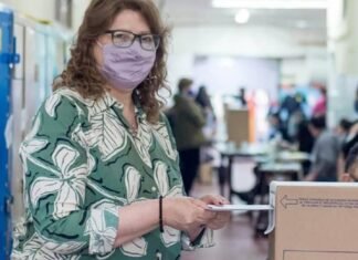 Con las gestiones municipales como apoyo, Yutrovic irá por la remontada para pintar de azul la provincia