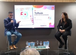 Presentaron el libro del cincuentenario de Tolhuin en la feria internacional del libro