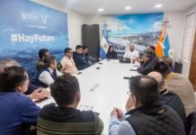 La Municipalidad de Ushuaia recibió a taxistas y remiseros y fijaron una reunión para este lunes