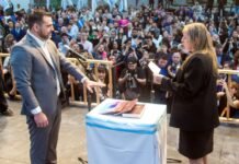 Vuoto asumió un nuevo mandato con anuncios y un llamado a la reflexión política