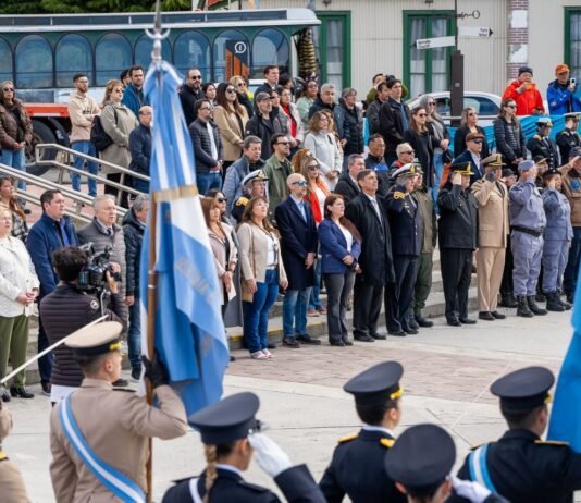 Tierra del Fuego celebró 122 años de presencia argentina ininterrumpida en el continente blanco