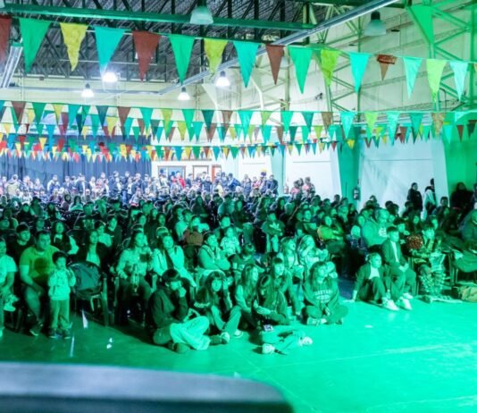 La municipalidad de Ushuaia llevó adelante la “gala de carnaval” en el centro cultural Esther Fadul