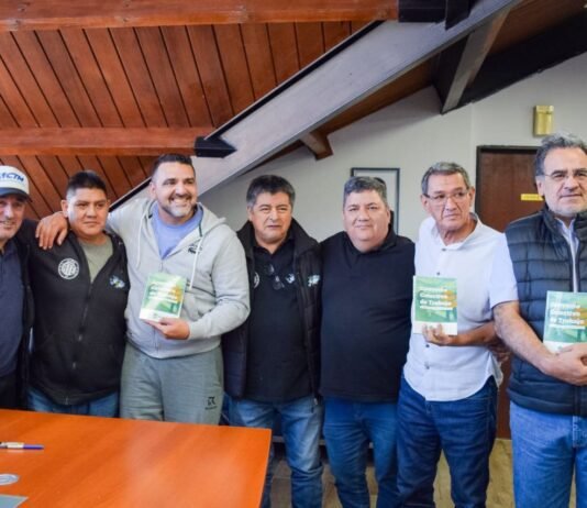 Vuoto encabezó la presentación del convenio colectivo de trabajo homologado