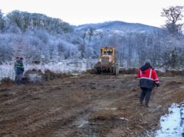 Municipio y Vialidad Provincial realizan trabajos preventivos en el acceso a las Termas de Tolhuin