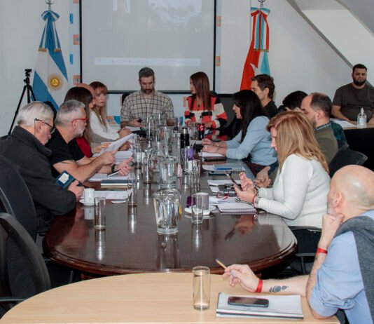 MALVINAS: La Legislatura avanza en el consenso para reformar la enseñanza sobre la Cuestión Malvinas en las escuelas fueguinas